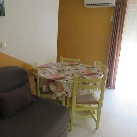Apartman C *